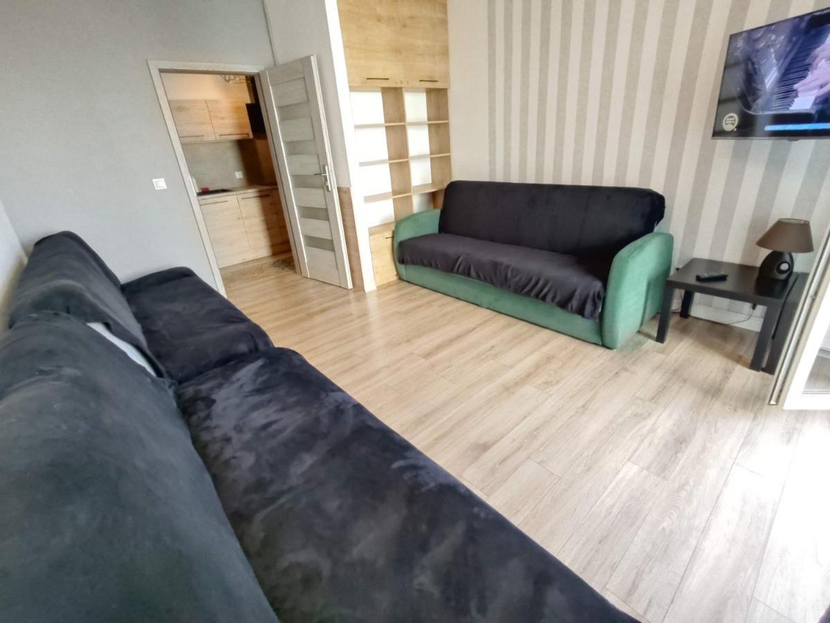 1120 Smialego 41 - Tanie Pokoje W Apartamencie - Samodzielne Zameldowanie - Self Check In Poznan Bagian luar foto