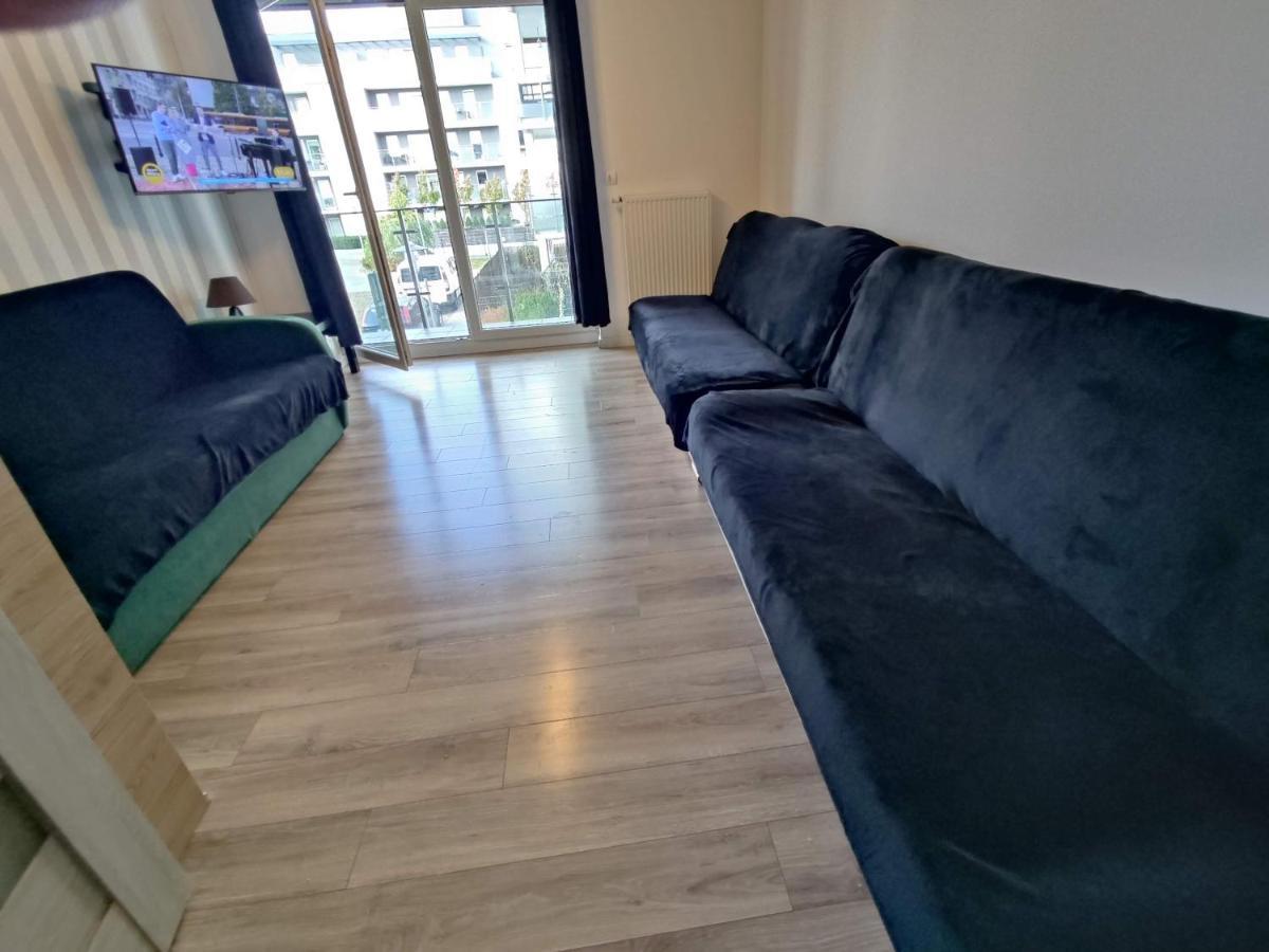 1120 Smialego 41 - Tanie Pokoje W Apartamencie - Samodzielne Zameldowanie - Self Check In Poznan Bagian luar foto