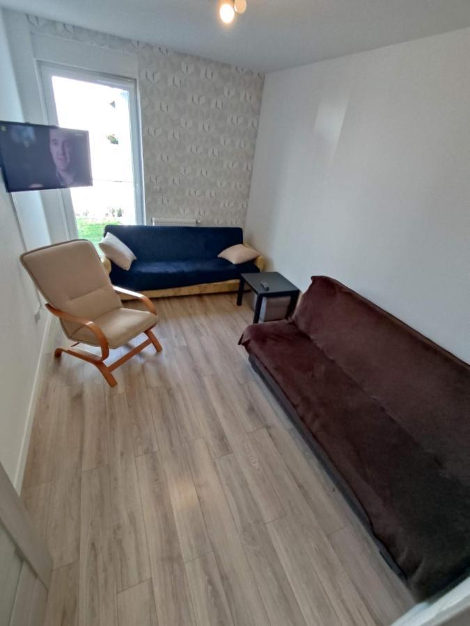 1120 Smialego 41 - Tanie Pokoje W Apartamencie - Samodzielne Zameldowanie - Self Check In Poznan Bagian luar foto