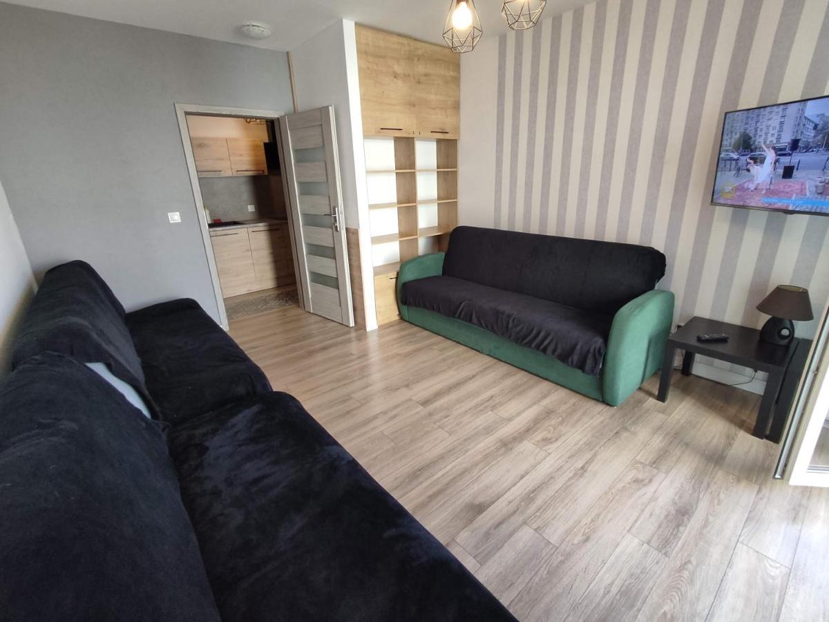 1120 Smialego 41 - Tanie Pokoje W Apartamencie - Samodzielne Zameldowanie - Self Check In Poznan Bagian luar foto