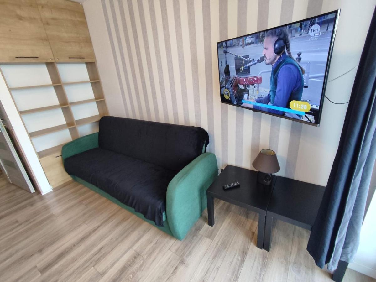 1120 Smialego 41 - Tanie Pokoje W Apartamencie - Samodzielne Zameldowanie - Self Check In Poznan Bagian luar foto