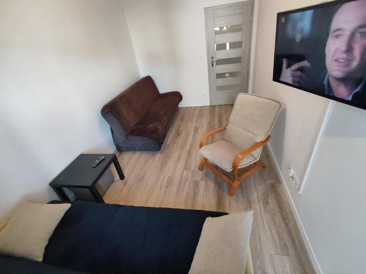 1120 Smialego 41 - Tanie Pokoje W Apartamencie - Samodzielne Zameldowanie - Self Check In Poznan Bagian luar foto