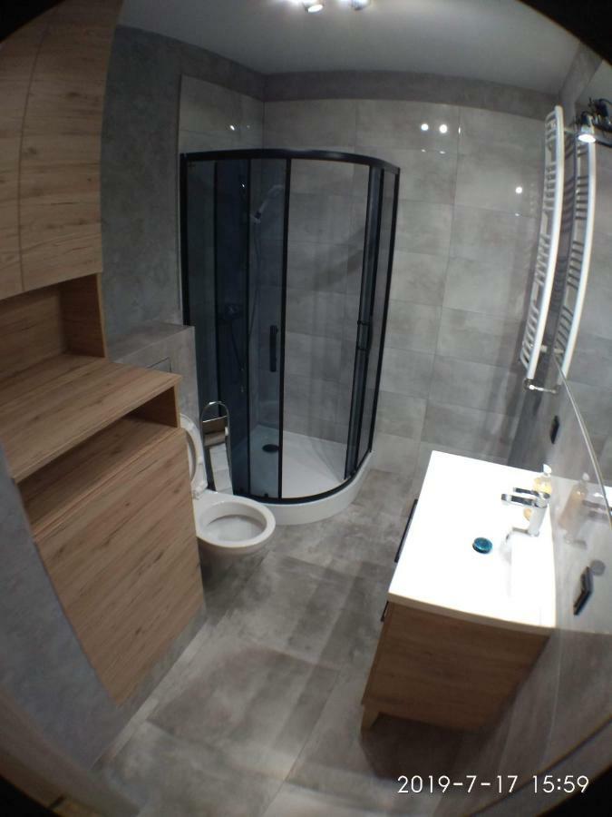 1120 Smialego 41 - Tanie Pokoje W Apartamencie - Samodzielne Zameldowanie - Self Check In Poznan Bagian luar foto
