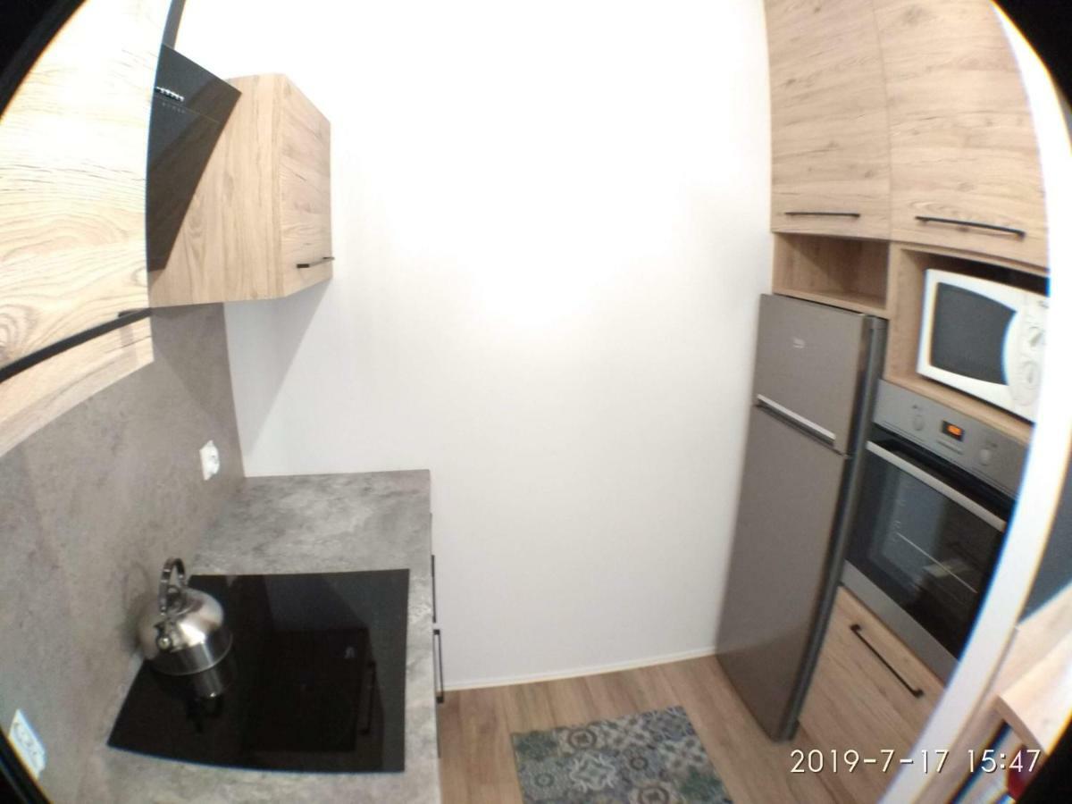 1120 Smialego 41 - Tanie Pokoje W Apartamencie - Samodzielne Zameldowanie - Self Check In Poznan Bagian luar foto