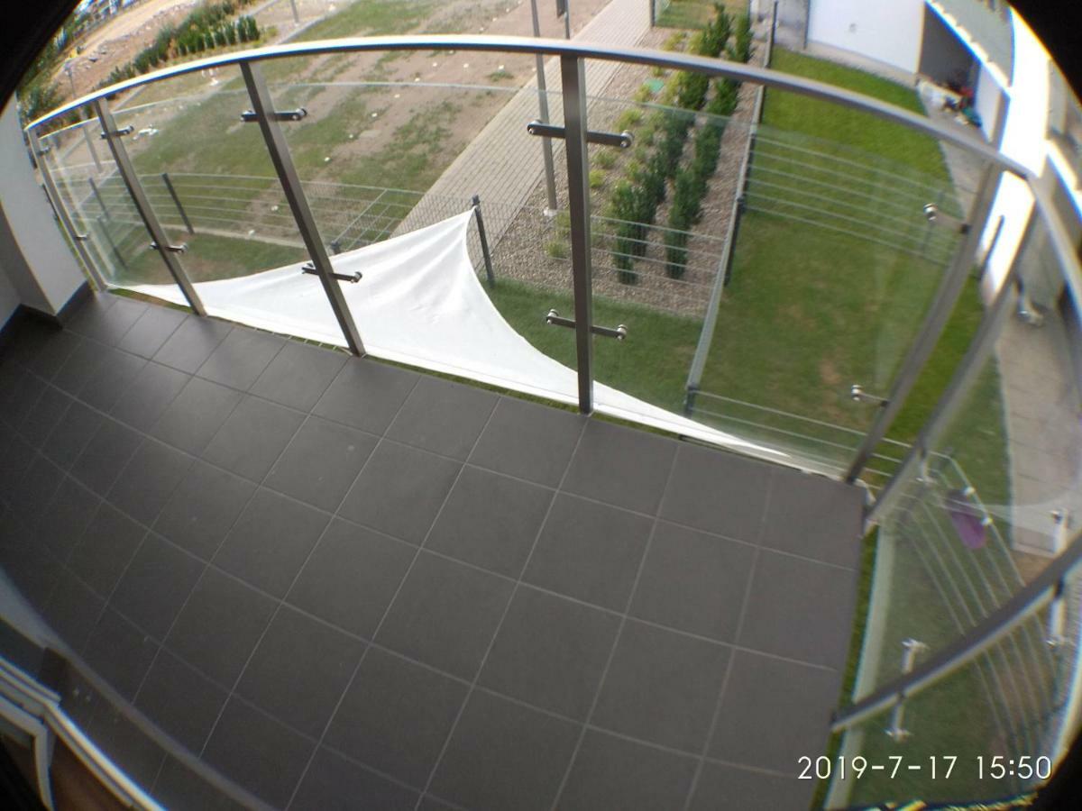 1120 Smialego 41 - Tanie Pokoje W Apartamencie - Samodzielne Zameldowanie - Self Check In Poznan Bagian luar foto