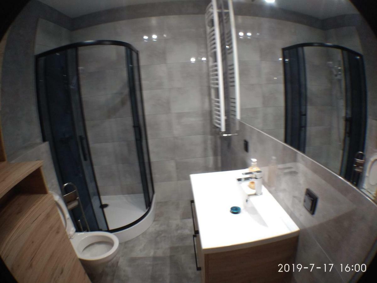 1120 Smialego 41 - Tanie Pokoje W Apartamencie - Samodzielne Zameldowanie - Self Check In Poznan Bagian luar foto