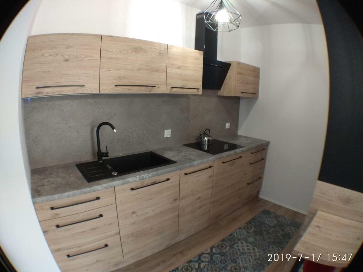 1120 Smialego 41 - Tanie Pokoje W Apartamencie - Samodzielne Zameldowanie - Self Check In Poznan Bagian luar foto