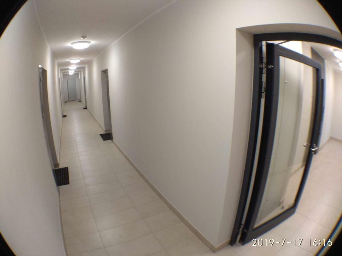 1120 Smialego 41 - Tanie Pokoje W Apartamencie - Samodzielne Zameldowanie - Self Check In Poznan Bagian luar foto