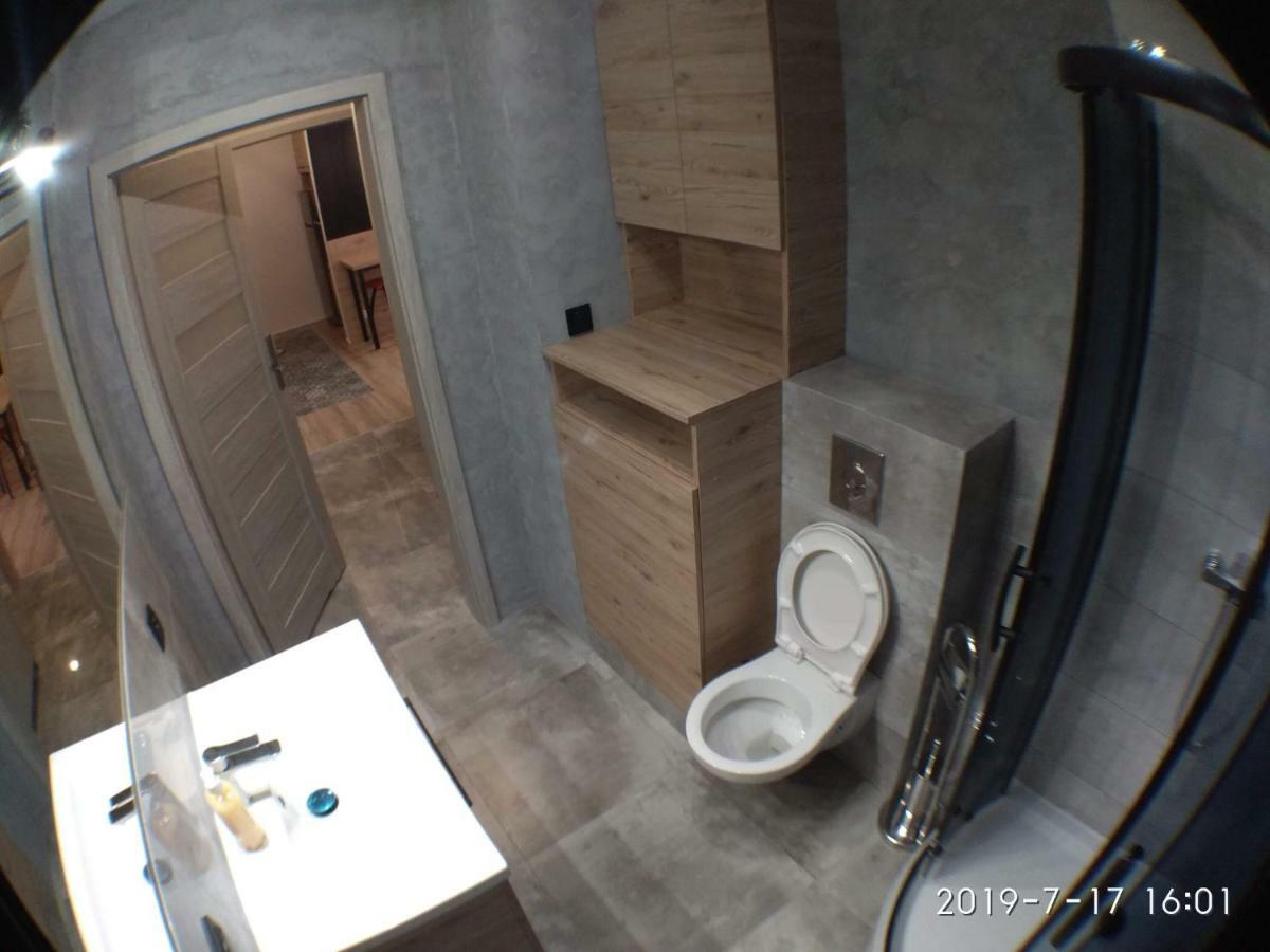 1120 Smialego 41 - Tanie Pokoje W Apartamencie - Samodzielne Zameldowanie - Self Check In Poznan Bagian luar foto